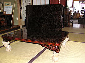 修理・塗り変えの堆朱塗の座卓